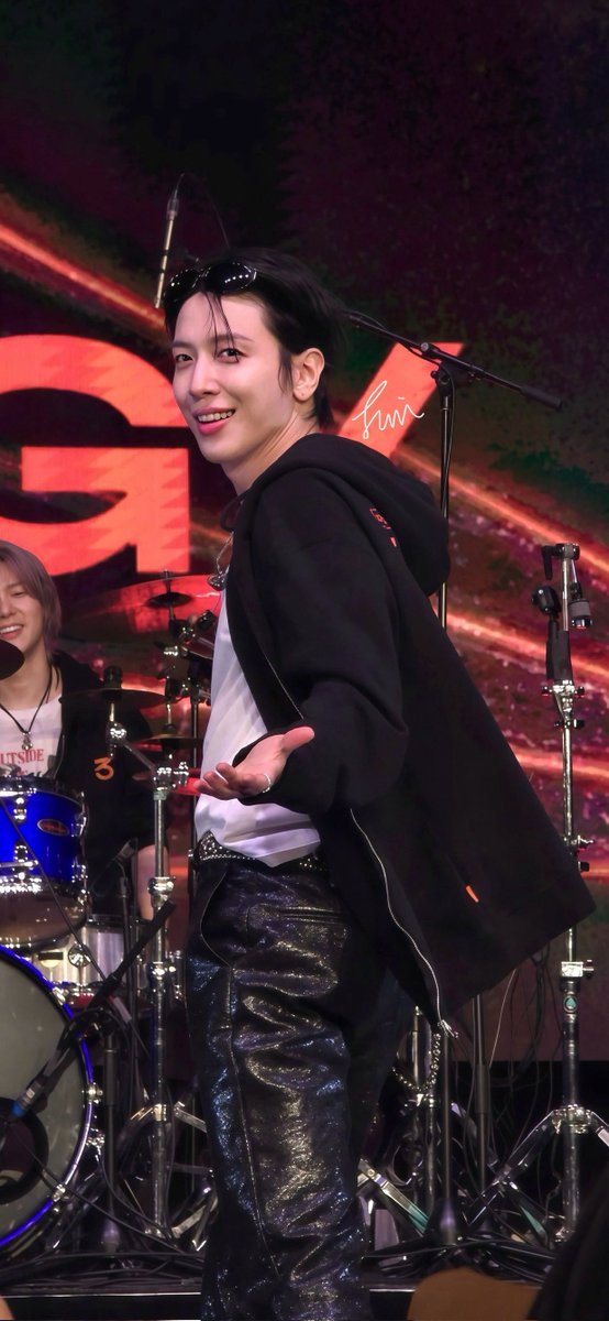 “우리 집으로 가자~🫴🏻”
誰要跟我回家💞
260312 CNBLUE '3LOGY' IN Melbourne
#CNBLUE #씨엔블루 #3LOGY
#정용화 #JUNGYONGHWA
<a href="/JYHeffect/">정용화</a>