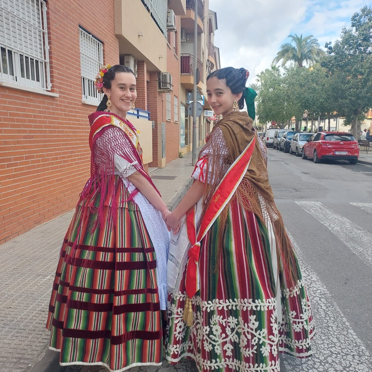 eltablacho's tweet photo. Sofía, nuestra dama infantil, asistió el pasado sábado al Festival Infantil de Folclore organizado por la peña huertana El Limonar; donde sin duda pasó una jornada que ni la lluvia pudo embarrar. https://t.co/wtf5WaTnxy