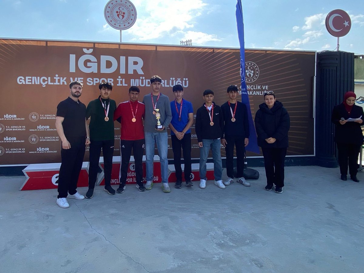 ✔️ 2025–2026 Eğitim Öğretim Yılı Okul Sporları kapsamında düzenlenen “Atletizm Gençler Kız/Erkek” yarışmaları tamamlandı.

Dereceye giren okullarımız ⤵️

Kızlarda;
🥇 Nene Hatun Kız Mesleki ve Teknik Anadolu Lisesi
🥈 Şehit Fatih Kara Spor Lisesi
🥉 Atatürk Anadolu Lisesi