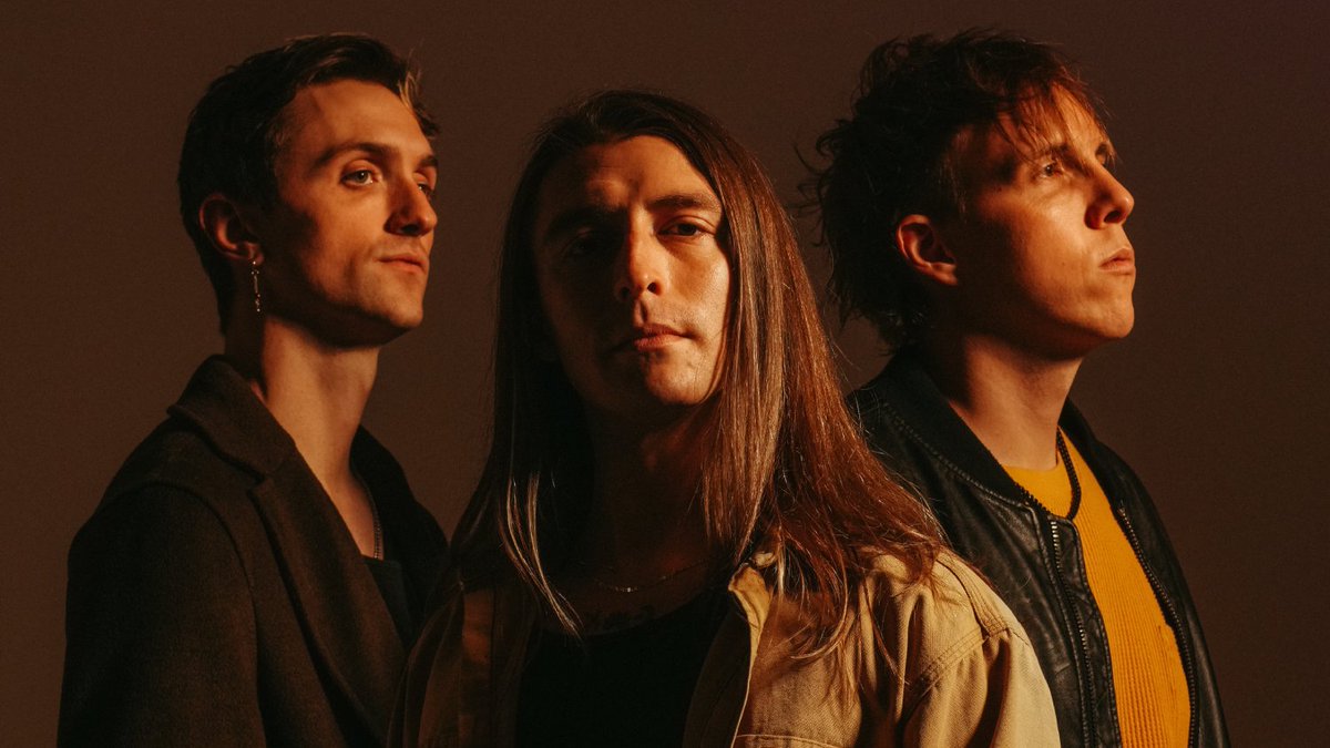 Rock Sound tweet media