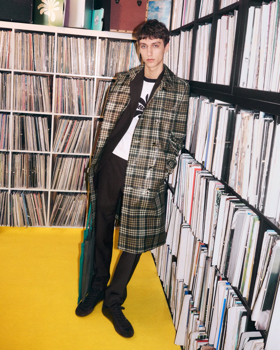 Burberry tweet media