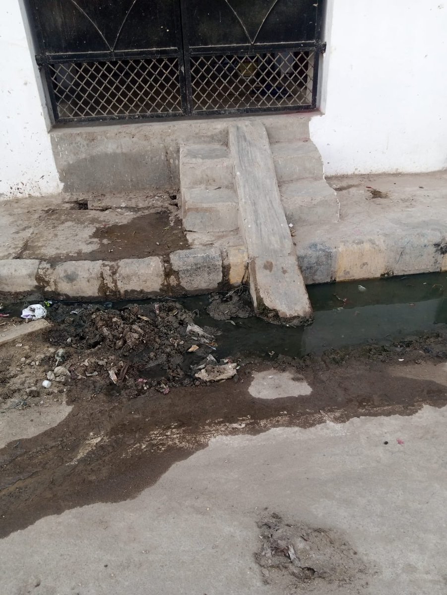 DileepGupta82's tweet photo. Sewer/drain leakage and garbage accumulation in front of house no. 568/123H, Chandpur Salori, Prayagraj. Dirty water is flowing on the road causing foul smell and health risk.
Kindly arrange urgent cleaning and repair.
@UPGovt @CMOfficeUP @myogiadityanath #Prayagraj #SewerProblem https://t.co/JDNY1KeKcr