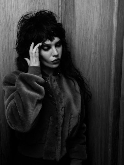 Daily Sophie Thatcher tweet media