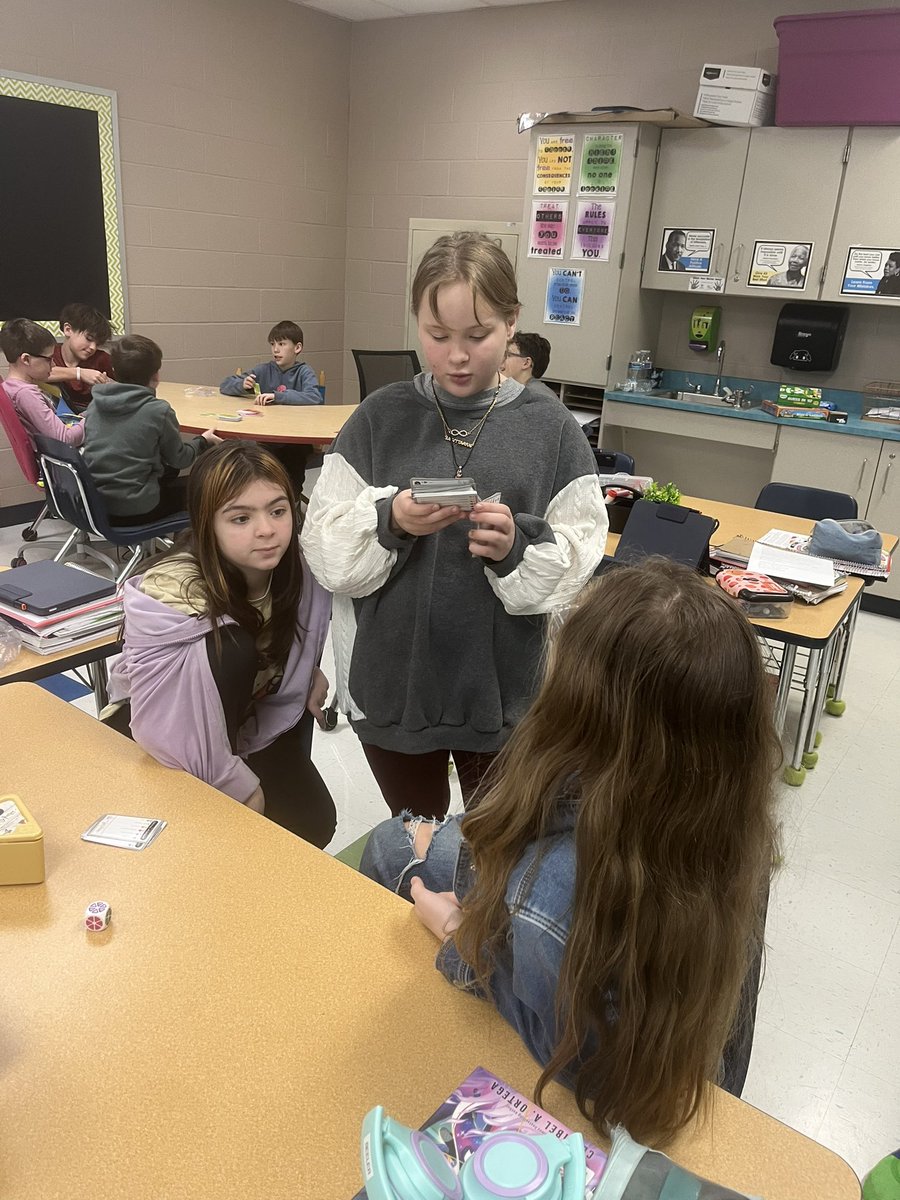 Miss Chambers tweet media