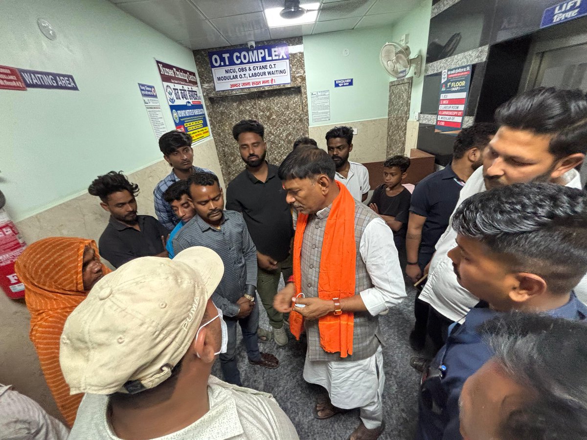 SurendramBJP's tweet photo. आज गोविंदपुर -2 पंचायत के वार्ड संख्या–1 निवासी अमन कुमार, जो विगत दिनों 11,000 वोल्ट तार की चपेट में आने से गंभीर रूप से झुलस गए थे, उनसे दलसिंहसराय स्थित संत कबीर हॉस्पिटल में जाकर मुलाकात की और उनका कुशलक्षेम जाना। https://t.co/QYoaMB5HZ0