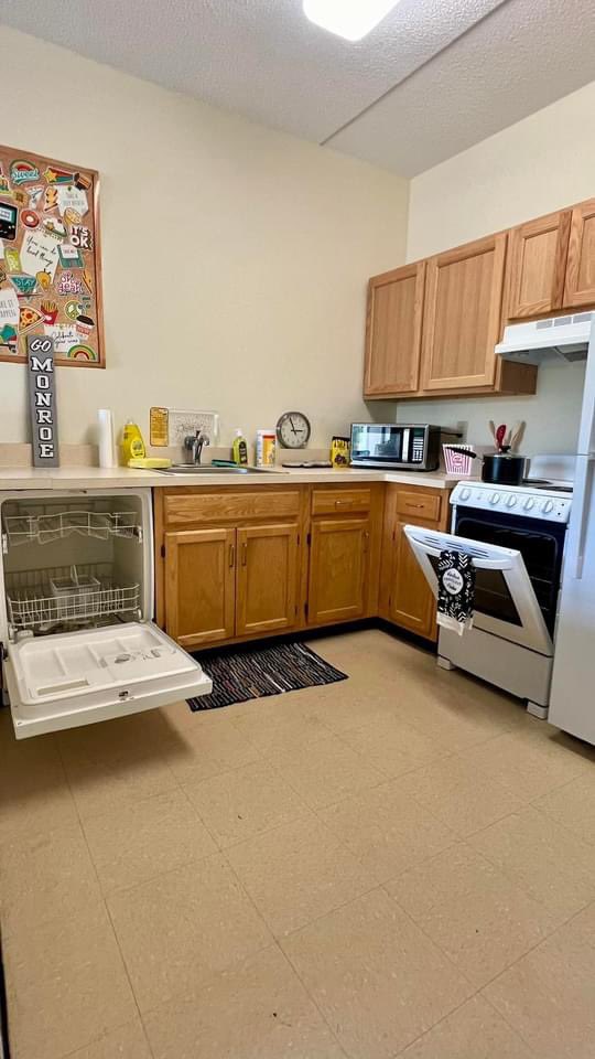 MonroeTribunes_MBB tweet media