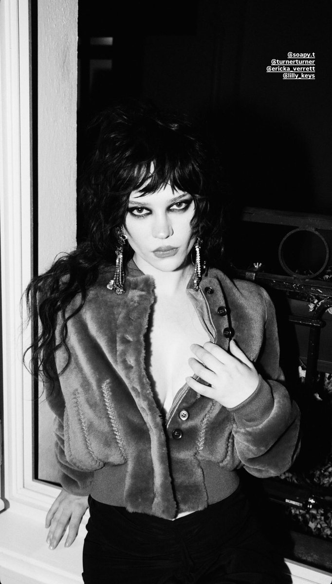 Sophie Thatcher photographed by Jason Renaud for the Alexander McQueen AW26 show recently! 🖤