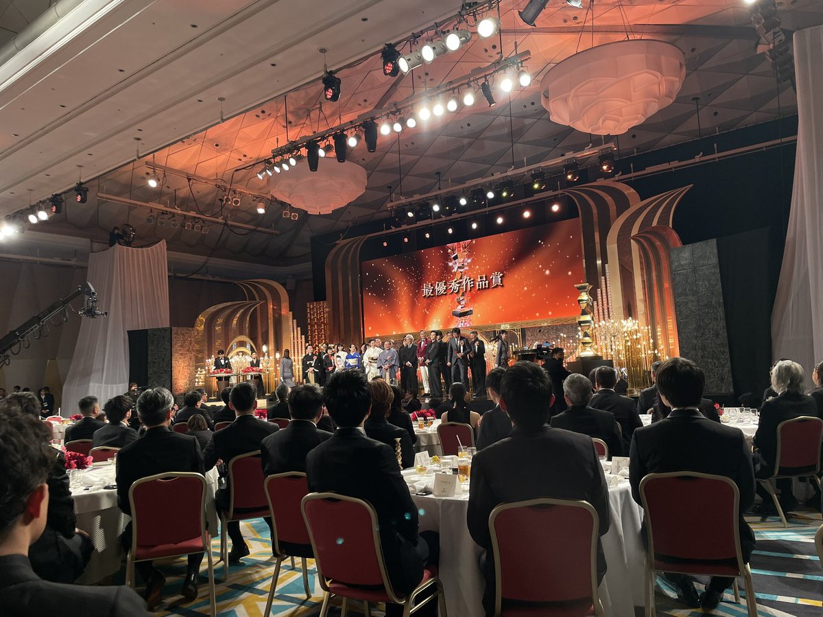 あっと言う間の一年。
李監督はじめ、「国宝」チームの皆様おめでとうございます🎉
「TOKYOタクシー」の倍賞千恵子さんの主演女優賞も嬉しかった夜^_^
いつかこの場所に帰って来れるよう頑張ります!
楽しかった〜☆