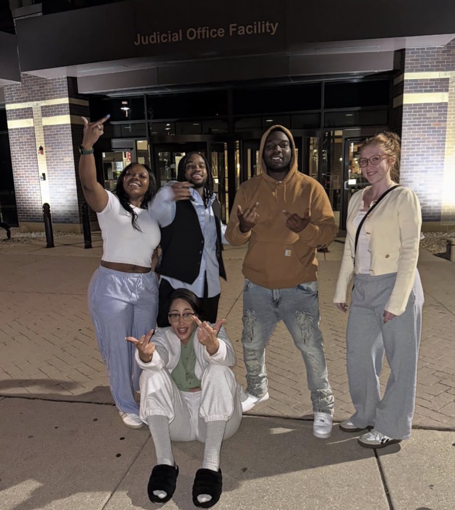 Irfan ✰ tweet media