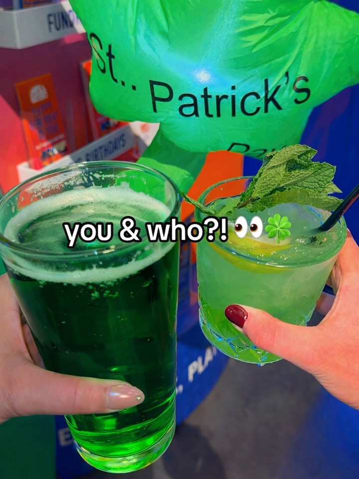 Dave & Buster's tweet media