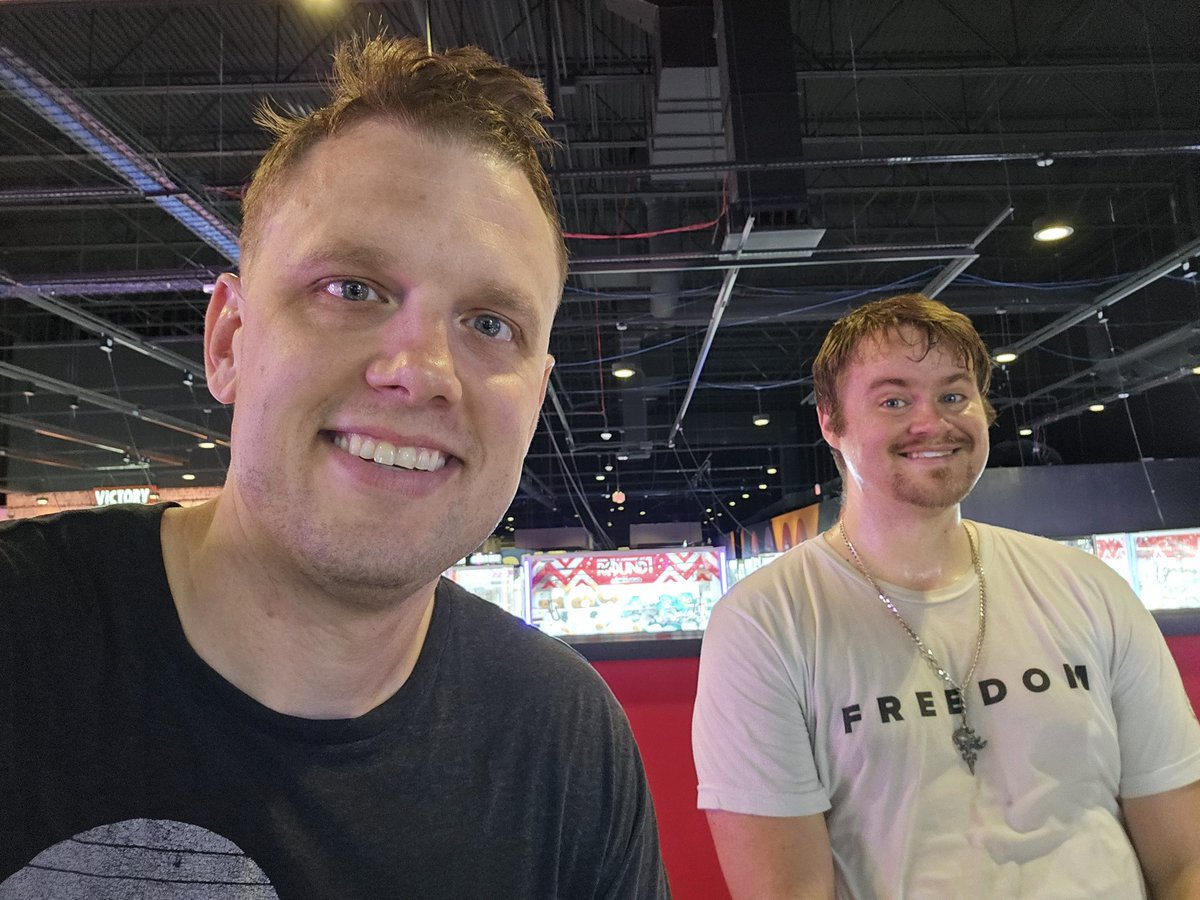 Midknight28 tweet media