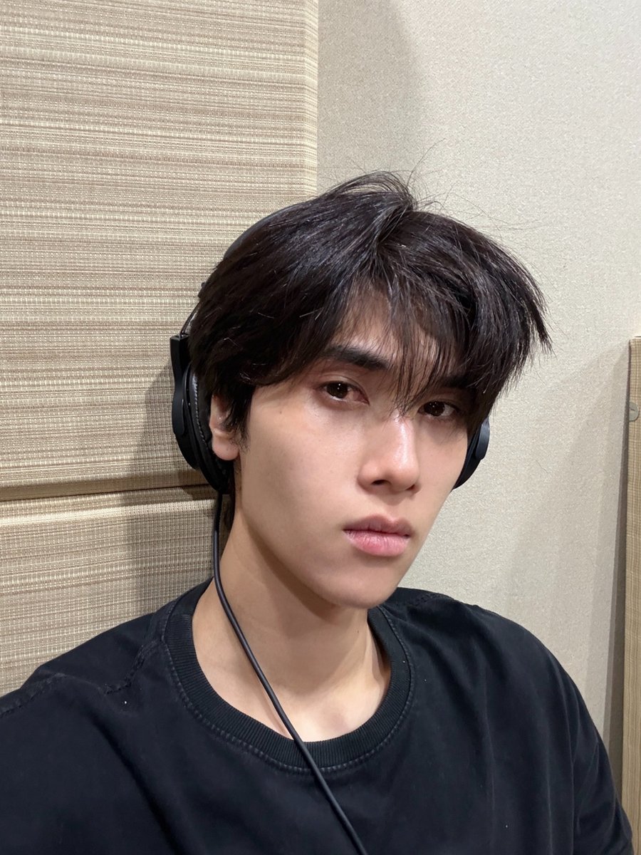 นักร้องตาแดง