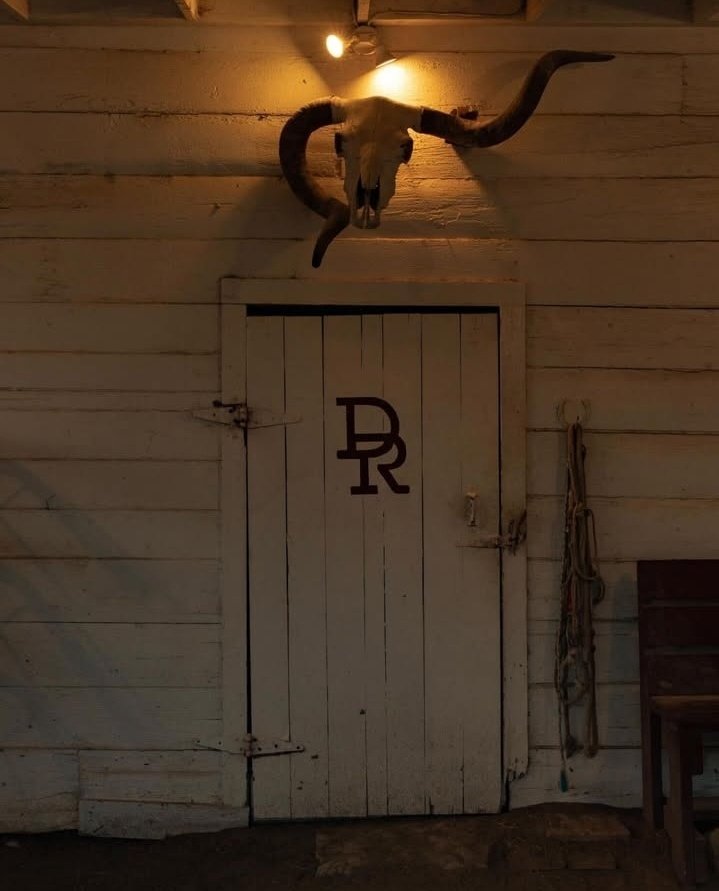 Dutton_1883's tweet image. Liberados de la carga y las amenazas del Yellowstone,
Rip y Beth inician una nueva etapa, y aquí estaremos desde esta cuenta acompañando.
Sean bienvenidos todos! 
#Yellowstone #DuttonRanch