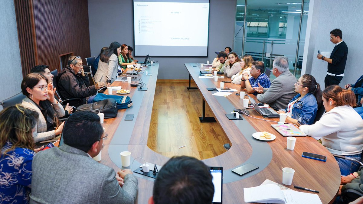 MinAmbienteCo's tweet photo. En el marco de las prioridades definidas por la ministra (e) Irene Vélez Torres (@IreneVelezT), avanzamos en la consolidación de la economía circular en los territorios.

Activamos la Mesa Regional de Economía Circular de Nariño, un espacio esencial para fortalecer el trabajo articulado en sostenibilidad y en el uso eficiente de los recursos.

Durante la jornada realizamos un taller práctico en gobernanza, orientado a acompañar a los actores de la mesa en su proceso de activación y consolidación. Una sesión participativa y dinámica que reafirma nuestro compromiso con impulsar acciones que fortalecen la agenda nacional de economía circular.