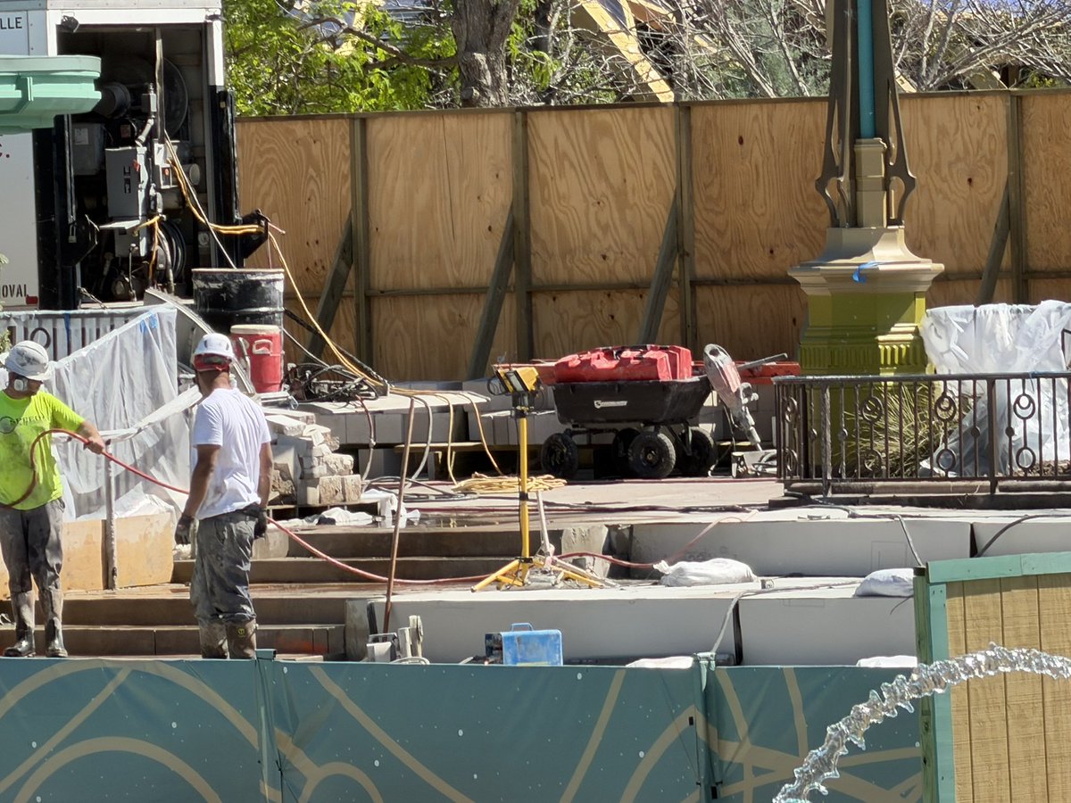 Zombie Chris tweet media