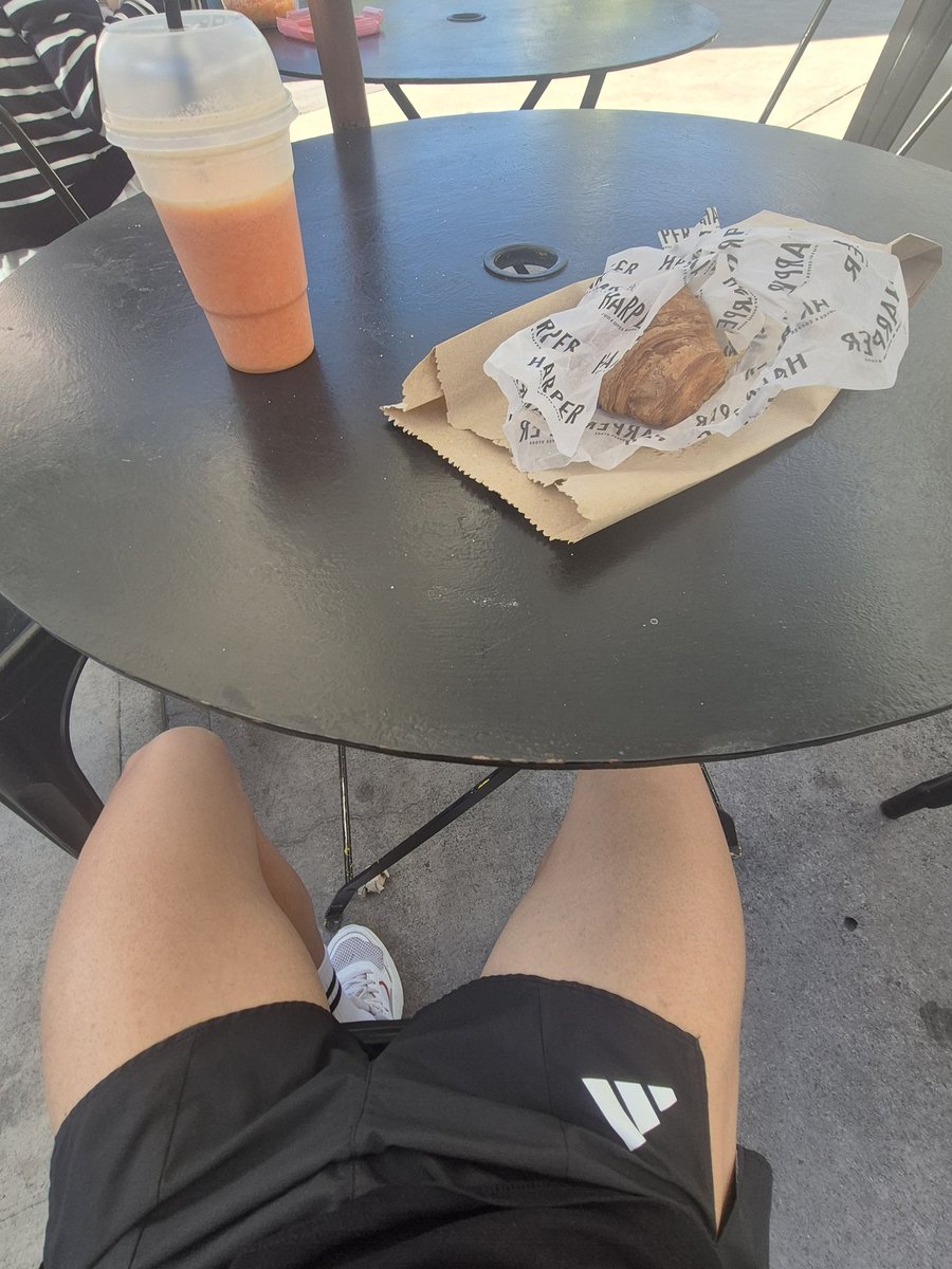 Un buen batido proteico, una media luna y a seguir 💪🏻🔥