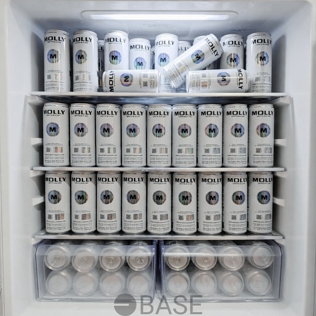 MollyGang25's tweet photo. GM Legends 🌤️
Open fridge → see $MOLLY stack → life good 🧊🔵 on $BASE

https://t.co/zFURE4ewPM (the package is loading)