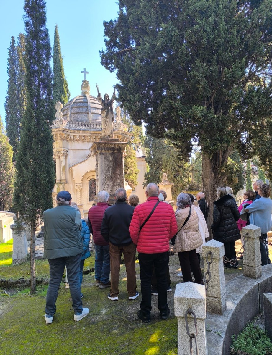 CementerioSanIsidro tweet media