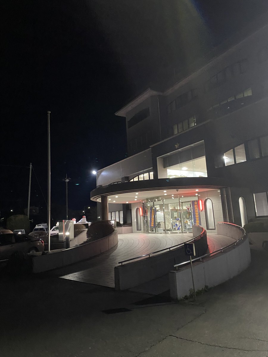 【続報】
たくさんのシェア本当にありがとうございます。  
まだ見つかっていないため、本日警察へ遺失届を提出しました。

周囲に痕跡がなく、経緯が分からない状況です。  
白い子ヤギを見かけた方、保護された方がいましたら  情報をいただけると助かります。

引き続きよろしくお願いいたします。