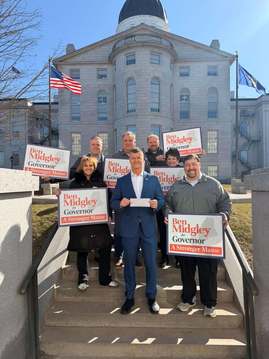 MattAHarrington's tweet photo. Proud to stand with @Ben_Midgley4Gov today, as we turned in signatures to get him on the ballot. 2,500 signatures from 338 different Maine towns! #mepolitics https://t.co/osSUqxmbz7