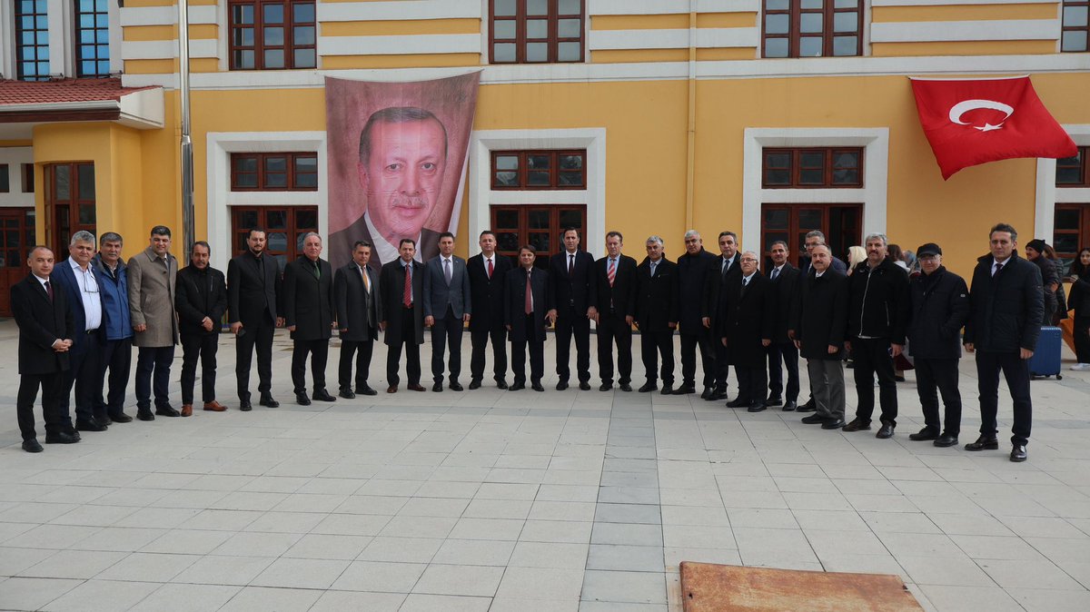 📍#YHT seferlerinin yeni bir soluk getirdiği Sivas’tayız.

Sivas Bölge Müdürlüğümüzü ve iş yerlerimizi ziyaret ederek yöneticilerimiz ve çalışma arkadaşlarımızla bir araya geldik. Yük ve yolcu taşımalarımıza ev sahipliği yapan bölgemizin faaliyetleri, taşımaları ve yürüttüğü