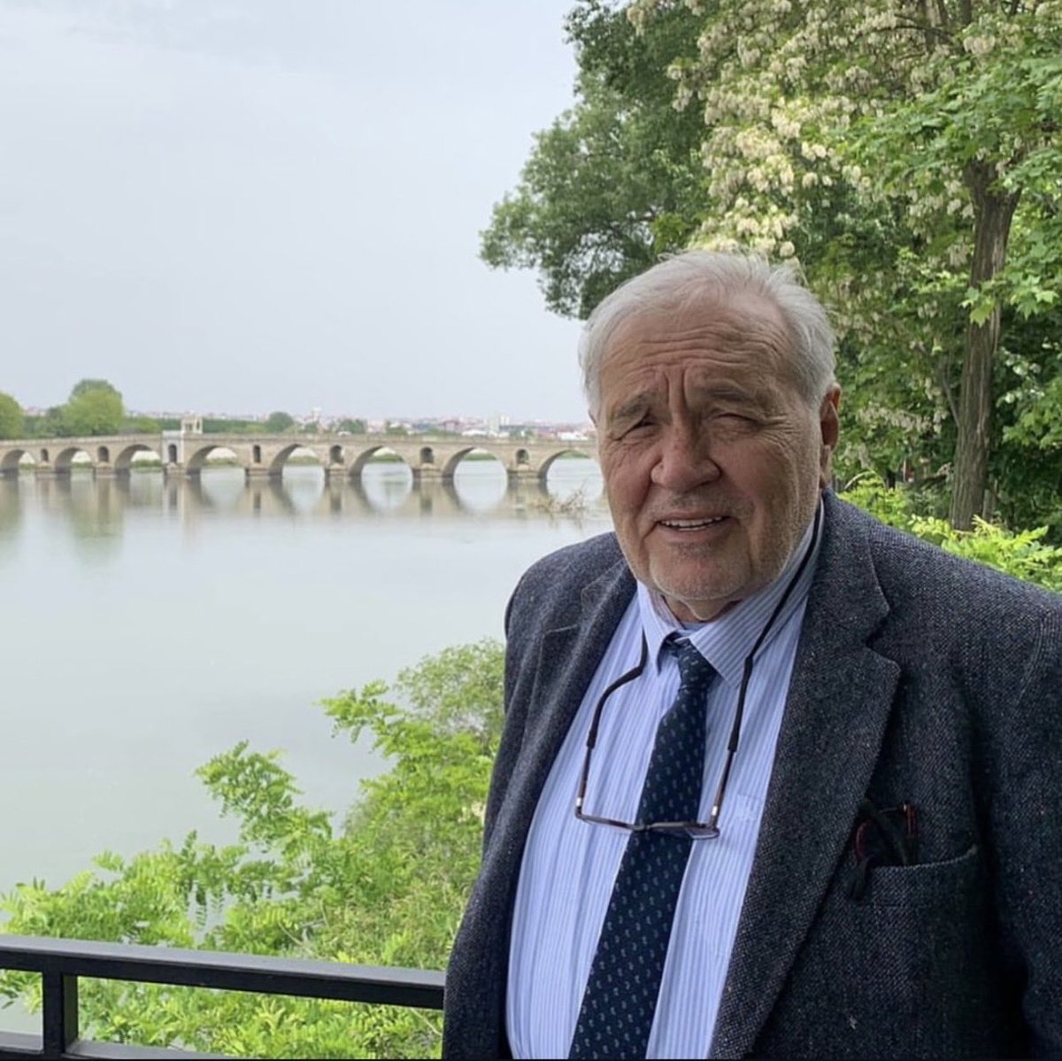 Nazlı Bina tweet media