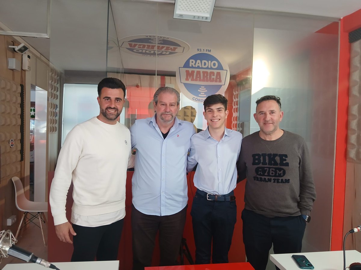 RadioMarcaCord's tweet photo. 🚨#DMCórdoba 13-M
⚽#tertuliónblanquiverde con @seoane89 @alvariitooccf @franperez70 @CerroMuriano
⚽Rdp Ania 
👉De club a club @IMDECO_ Ángel Casado, Antonio y Paco Romero y Laura Molina
🤾@Roda9 @BalonmanoAdesal
⚽@ciudaddelucena
⚽Fútbol femenino @josema_cb
#ElDeporteEsNuestro https://t.co/7m1jiTRzYm