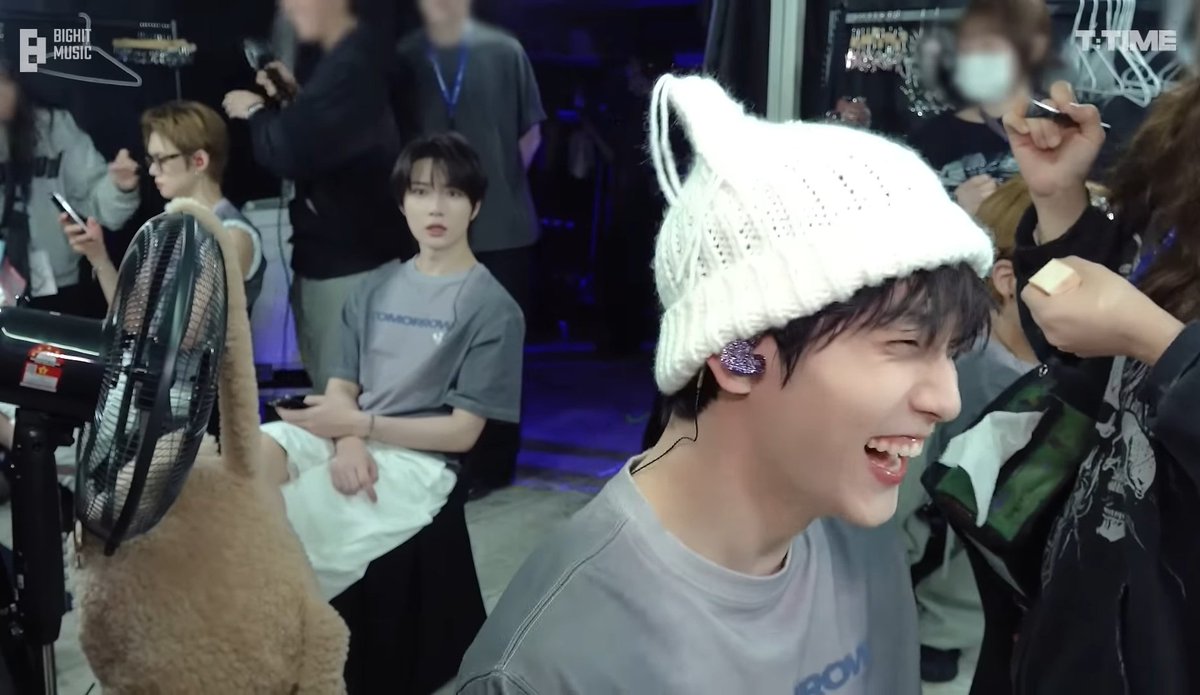 sgypics's tweet photo. the beomgyu effect https://t.co/7CEJ1n85kO