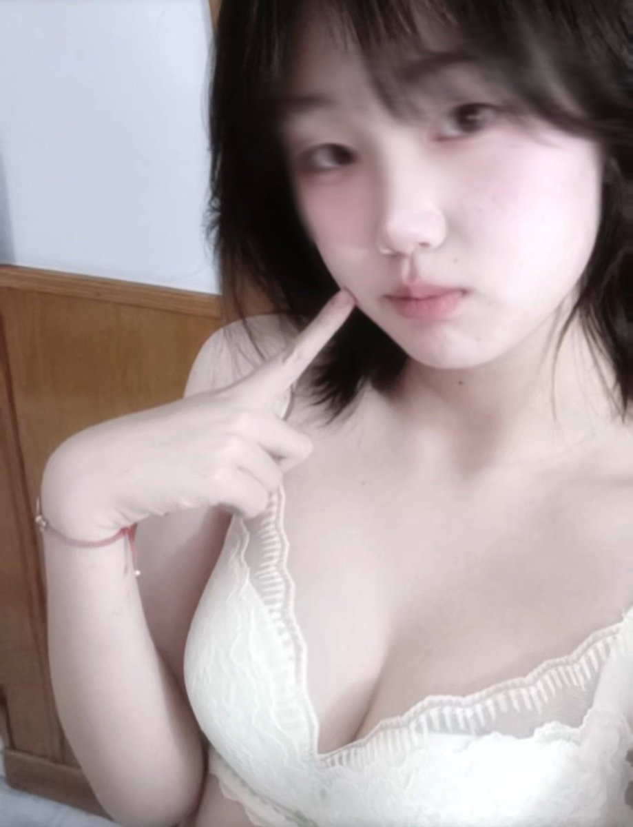 emamelye's tweet photo. 亲亲这里 还要这里(๑•̀ㅁ•́ฅ)
电子女友（！）定位是初恋/妹妹一类的……
聊天无门槛 喜欢就请私信我拜托拜托( ˉ͈̀꒳ˉ͈́ )
#女高中生 #女高 #陪聊 #媚宅 https://t.co/gCiAlolSvg