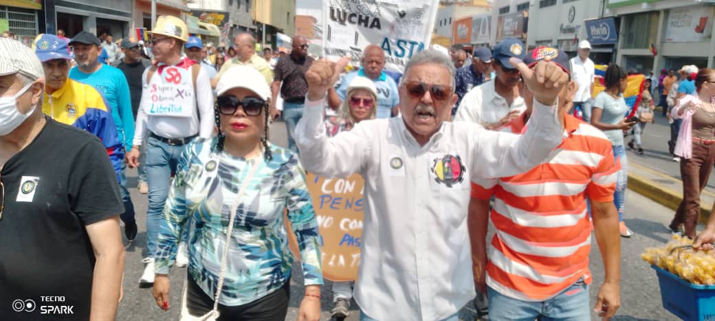 Girardot_ad's tweet photo. Actividad convocada por los sectores sindicales y gremiales de nuestro estado Aragua, salarios dignos para todos.

Adelante, seremos libres. 🇻🇪 https://t.co/tPtgzOyz9f