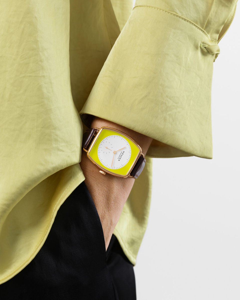 nomosglashuette's tweet image. The #lemon #yellow dial of #Lux Zikade is impossible to overlook. Encased in solid 18-karat rose gold with matching hands, this #timepiece balances playful character with refined sophistication. 
nomos-glashuette.com