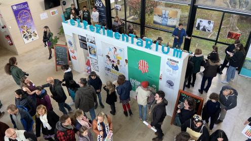 🌱 When science meets students!

35 middle school students discovered biodegradable food packaging with PhD researcher Clément Poulain at the Experimentarium in Dijon.

Read more: cutt.ly/WtYWtK1w

<a href="/univbourgeurope/">Université Bourgogne Europe</a> <a href="/VitagoraGNS/">Vitagora</a>