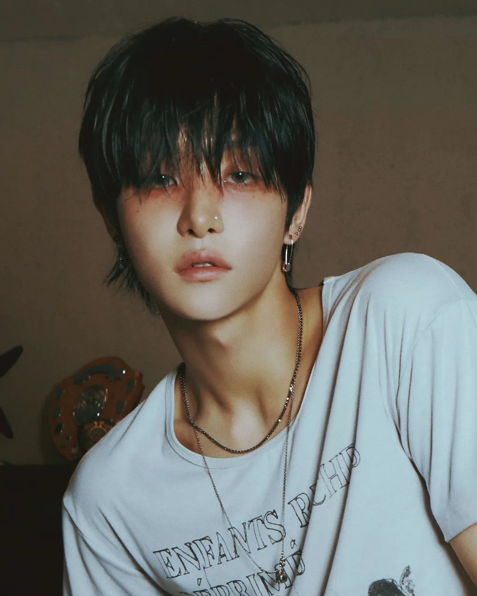 Happy 26th birthday to JIHOON of TREASURE!