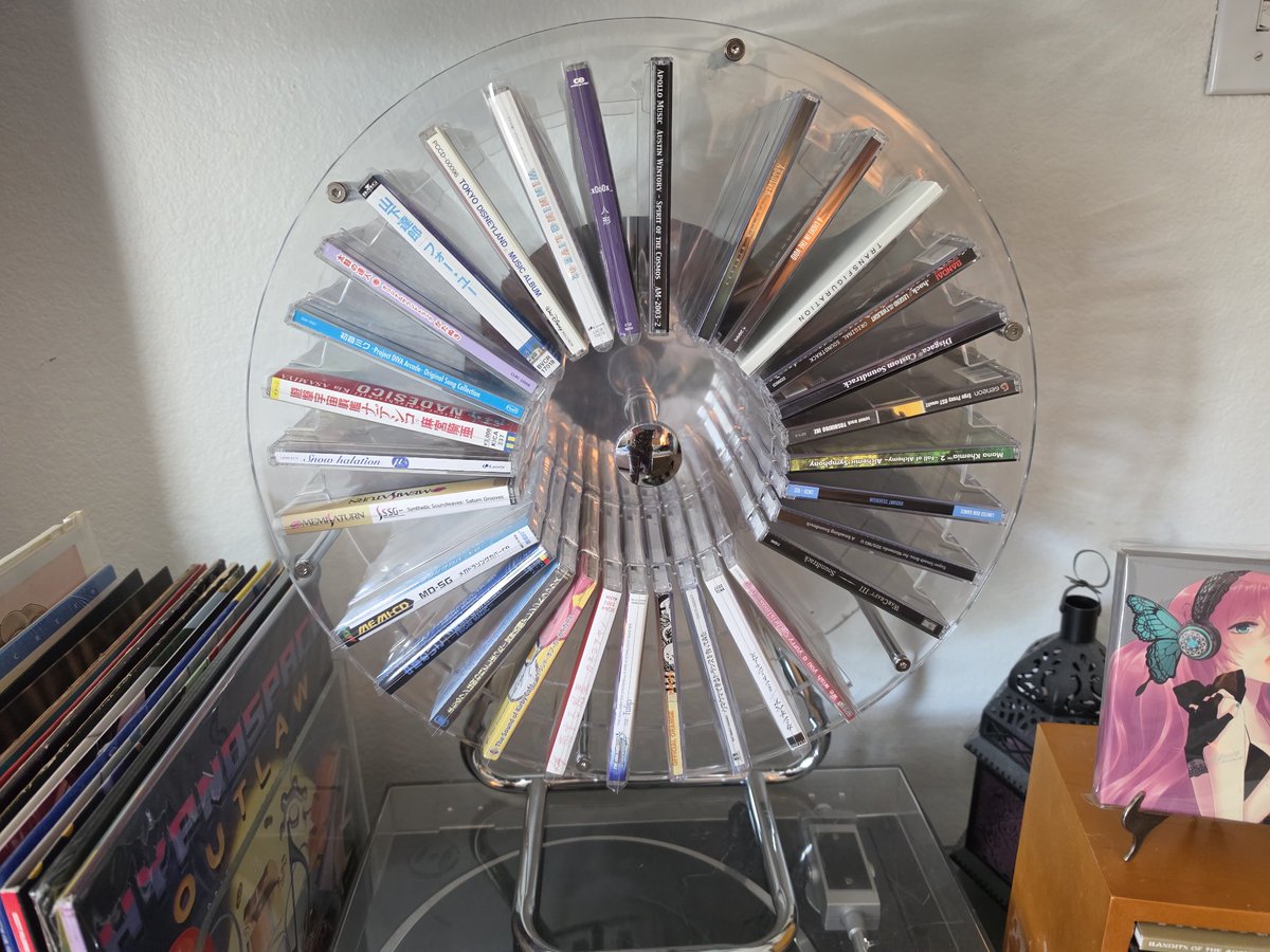 Got a sick ass CD ferris wheel for my lil cd collection :3