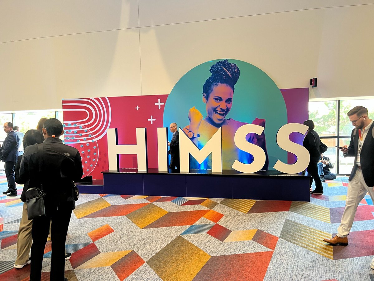 Zoho Sign tweet media