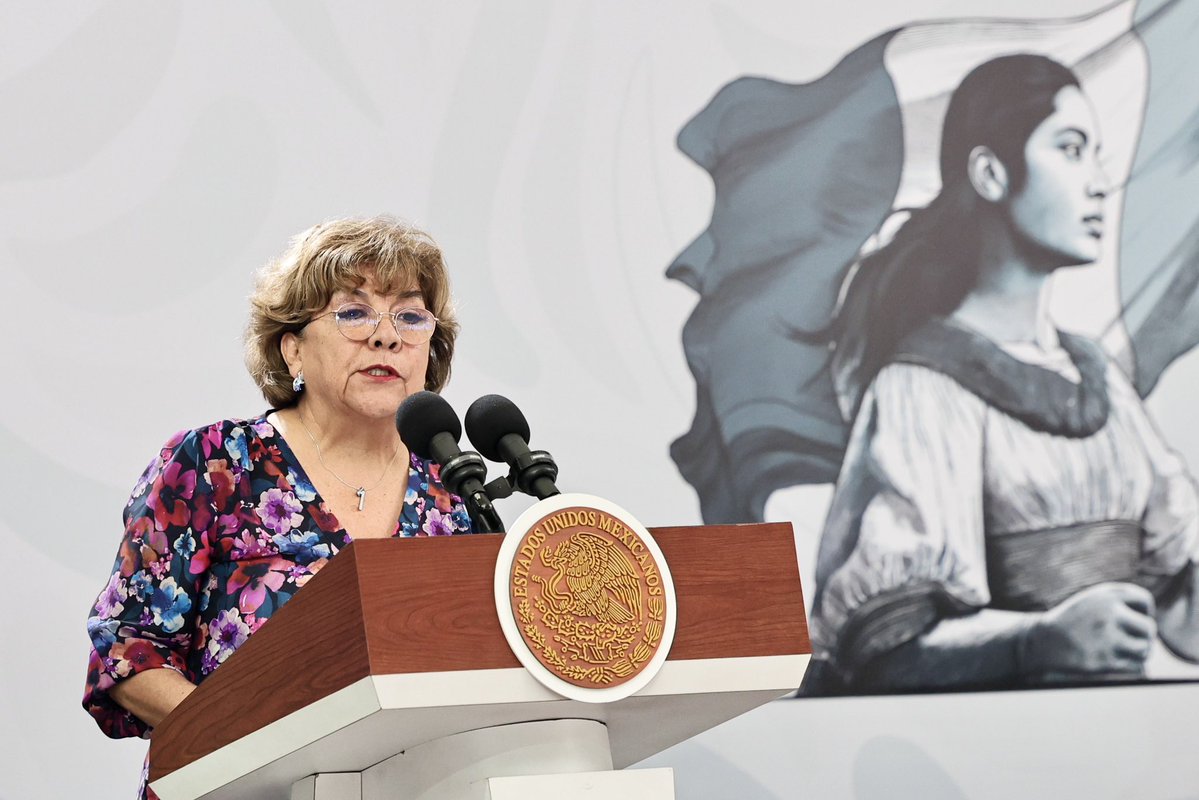 En #Manzanillo, #Colima, la Presidenta <a href="/Claudiashein/">Claudia Sheinbaum Pardo</a> encabezó la #MañaneraDelPueblo, donde informamos que a la fecha en este estado se han brindando 39 mil 406 servicios y trámites como parte de las #FeriasDePaz y se ha impulsando #SíAlDesarmeSíALaPaz. Además, se ampliarán tres