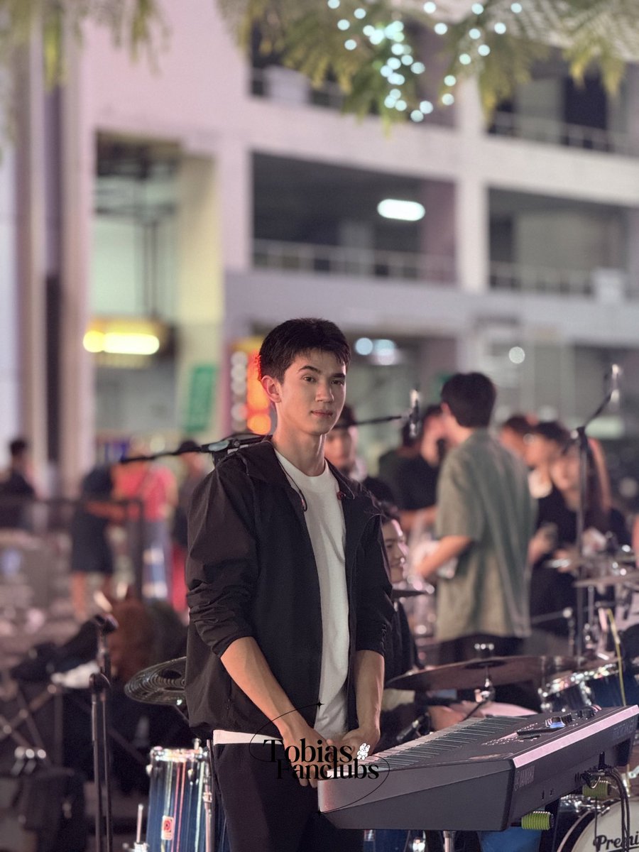 Tobias_Fanclubs's tweet photo. ขอขอบคุณ Siam Walking Street ด้วยนะคะสำหรับพื้นที่เล็กๆนี้ให้โทบี้และเพื่อนๆได้มาเล่นดนตรี ได้มาสนุกร่วมกับแฟนคลับ และทำให้สยามครึกครื้นมากๆ

วันนี้เอ็นจอยที่สุด ได้เติมน้องๆ Tia51แบบเต็มที่ เดินทางกลับดีๆและพักผ่อนกันด้วยนะคะ ไว้เจอกันงานหน้าค่าา🤏🏻👀
#tobyyvdp
#TIA51 https://t.co/iXIrLE65Wo
