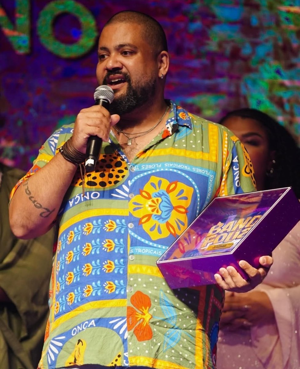 🚨 CARNAVALESCO RENOVADO

O Império Serrano renovou com o carnavalesco Renato Esteves para o Carnaval 2027
Em 2026, Renato foi vice-campeão,  conquistou 6 prêmios de melhor enredo, prêmio de melhor conjunto alegórico e  30 pontos em fantasias.

Boa sorte, Renato! 💚👑
