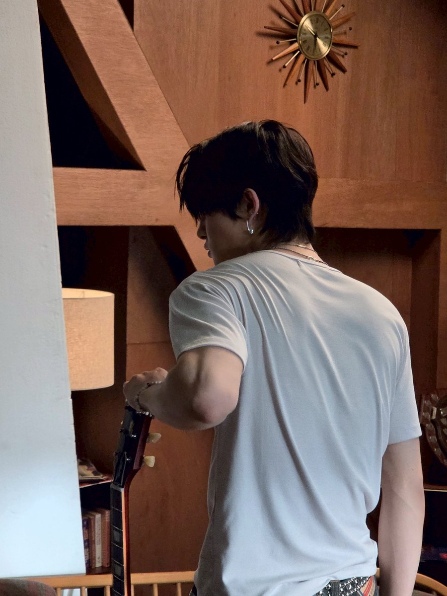 nari ⚡ tweet media