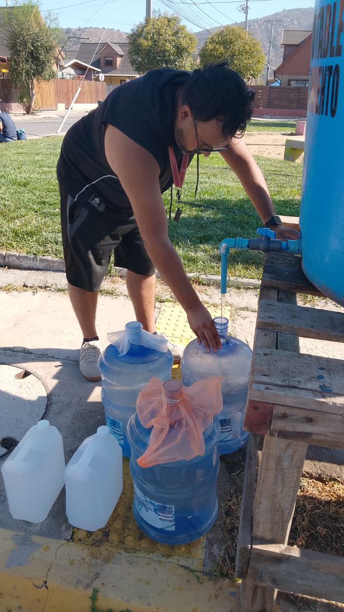 eapsacl's tweet photo. 🛑🚧💦Estamos clientes sector oriente de #Melipilla, nos informan que la reparación de la matriz rota en Vicuña Mackenna está por finalizar por lo que esperamos que la reposición del servicio se realizará a las 13.00 horas aproximadamente #13marzo. Agradecemos su comprensión 🙏🏻 https://t.co/FCFsXVOdwv