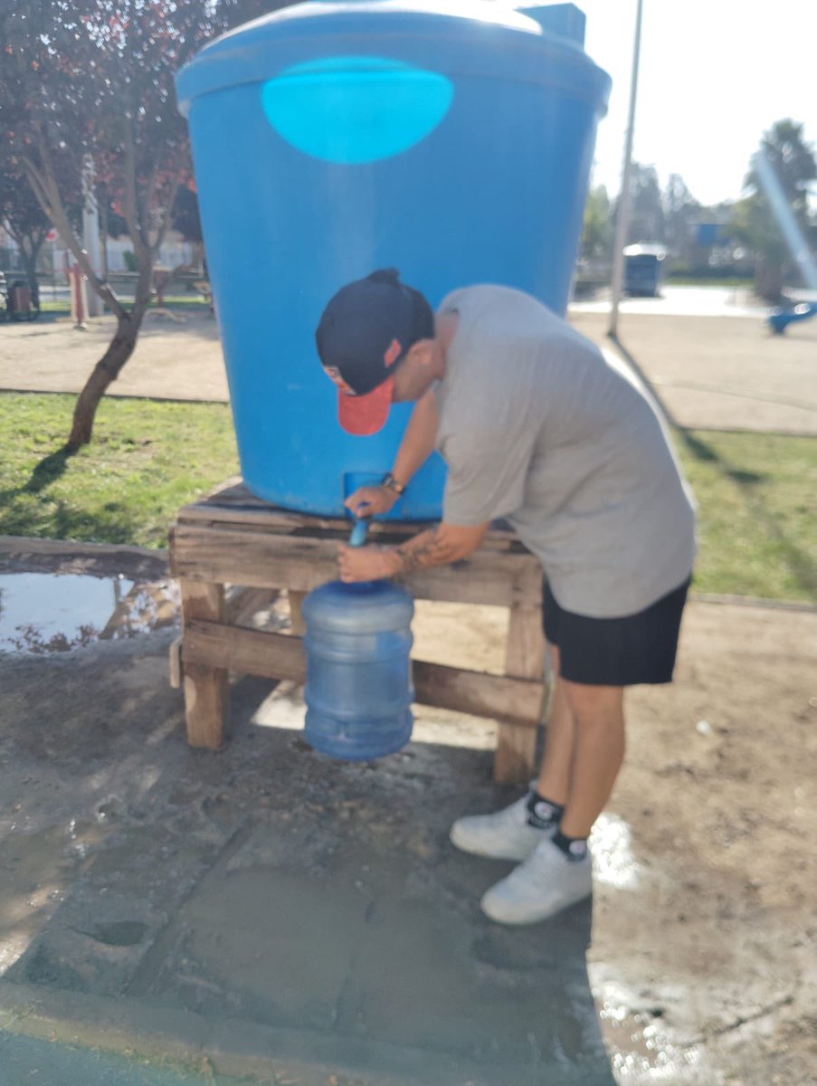 eapsacl's tweet photo. 🛑🚧💦Estamos clientes sector oriente de #Melipilla, nos informan que la reparación de la matriz rota en Vicuña Mackenna está por finalizar por lo que esperamos que la reposición del servicio se realizará a las 13.00 horas aproximadamente #13marzo. Agradecemos su comprensión 🙏🏻 https://t.co/FCFsXVOdwv
