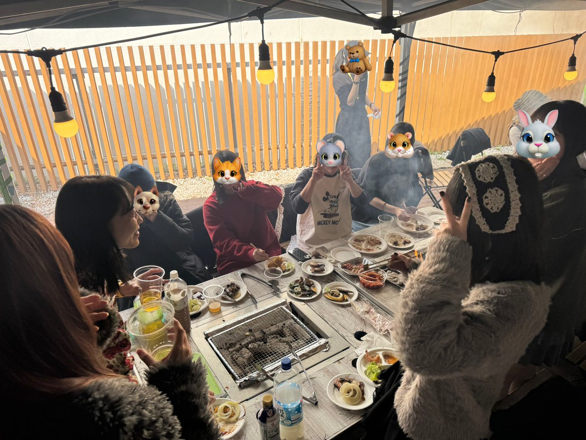 DOBATA5's tweet photo. いよいよ最終合格発表が迫って来ました！！！！🙌

緊張の日々が続いていましたが、毎年恒例の年度末打ち上げBBQでの慰労会🍖
明日の結果を待つ人も、来年度に向けてすでに前を向く人も、ここまでの頑張りにひと時の安らぎを💐

講師も最後まで全力で支えます✨
みんな本当に本当に頑張りました🥺 https://t.co/QqGoZCQk5p