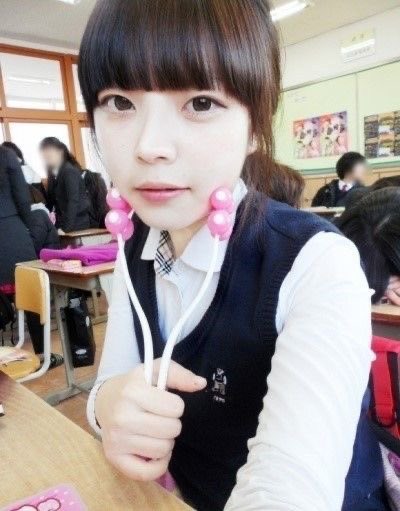 요즘은 이 브이라인 기구 안 하나
피부 빨개질 때까지 했었는데….