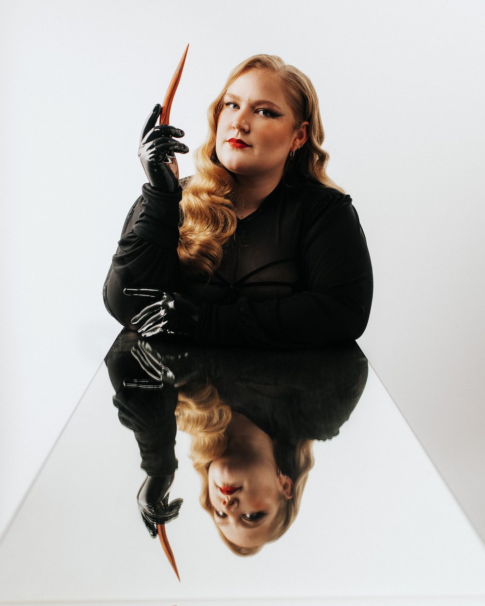 Mistress Adeline Blossom tweet media