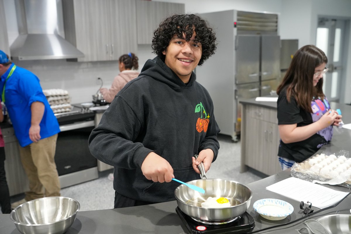 Boys&GirlsClubNashua tweet media