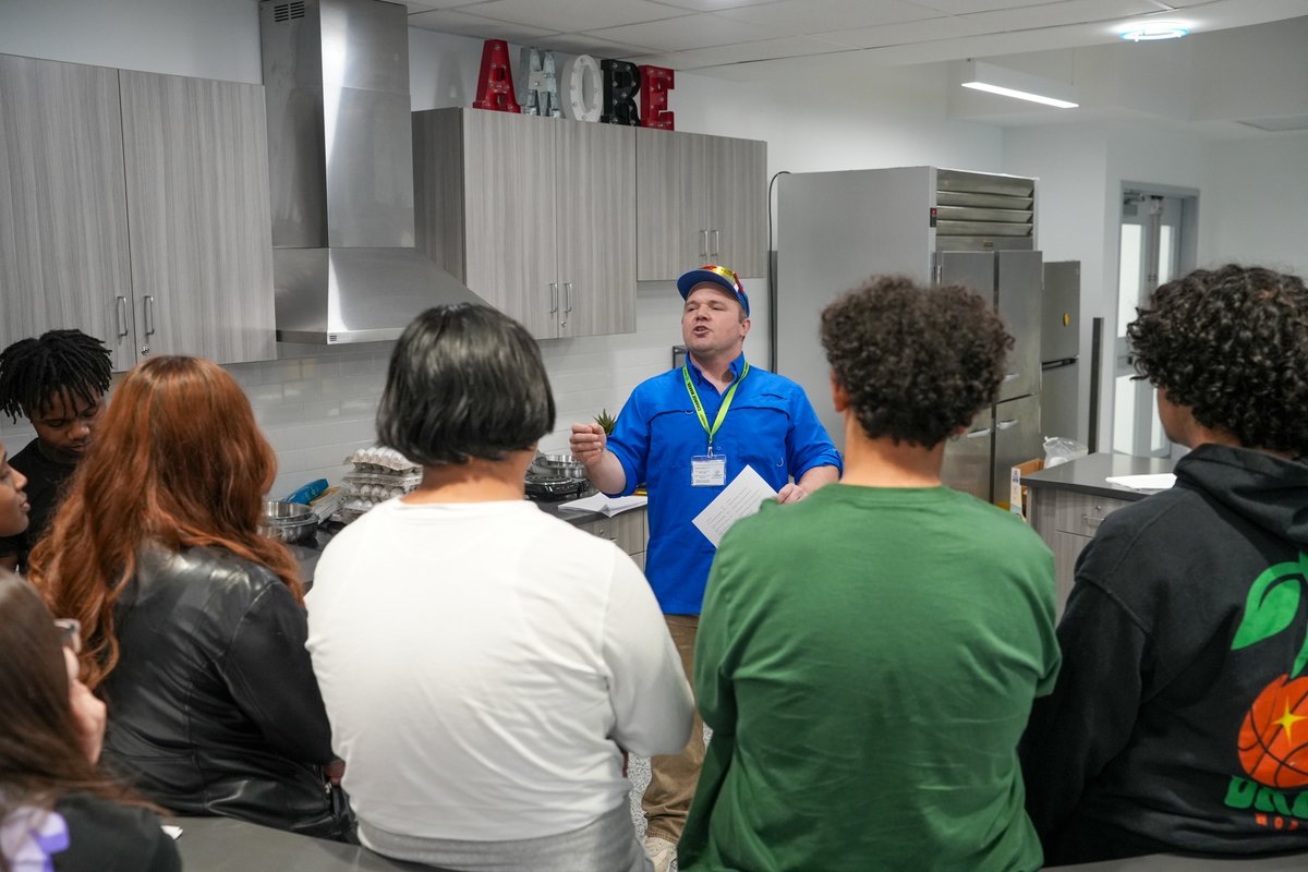 Boys&GirlsClubNashua tweet media