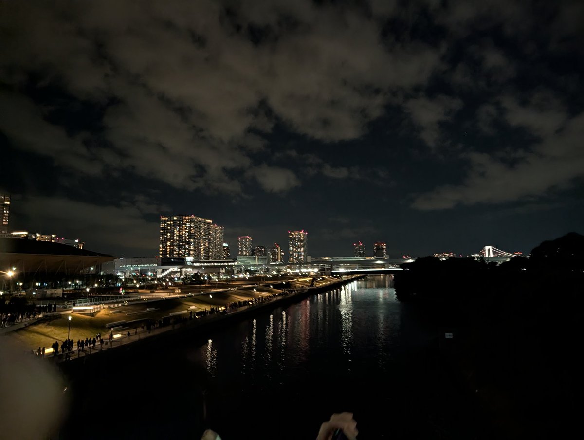 clover_080808's tweet photo. LUNA SEA 有明アリーナ
最高のLIVEだった。
淳士さんの魂のドラム、心に響いた。 https://t.co/ym7YpZ3l6C