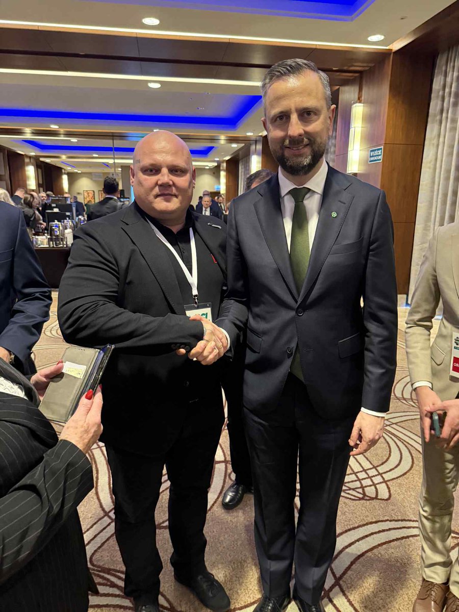 Daniel Lewakowski tweet media