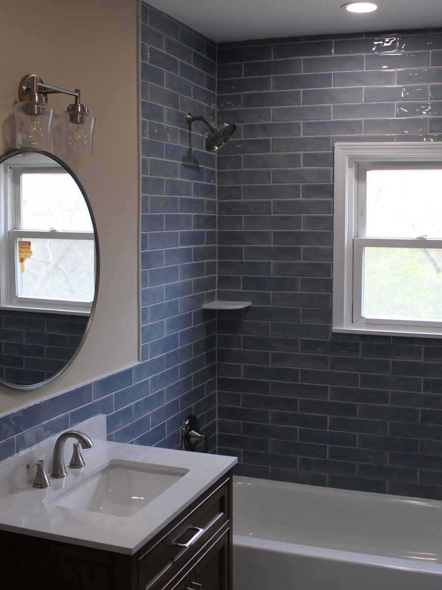 pietowntv's tweet image. Tonight on #HouseHunters🎰
After hitting a casino jackpot, a woman now looks to buy her #FirstHome in #Detroit. Her daughter's her agent who wants to keep things practical, but Mom's in full #YOLO mode, and her wish list may clash with real estate reality.

10|9c on @HGTV 🎲