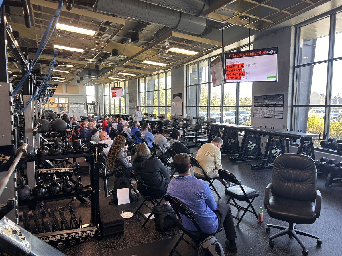 willsstrength's tweet photo. Coach Chancen Blackwood from BSHS bringing the knowledge to TL Hanna Performance Clinic! Gaffney’s Tony Smith, Chapman’s Jason Watson, and SFHS’s Shawn Armstrong were all phenomenal as well! Thank you to Coach Daniel Rochester and TLHanna for allowing us to serve! https://t.co/DZRwBamuXD